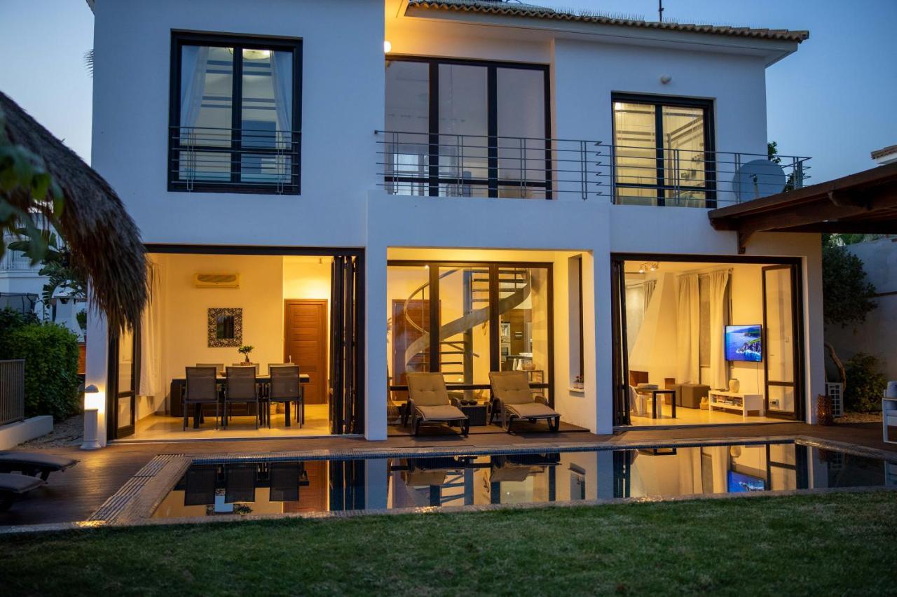 Villa Balinese à Ayía Nápa Extérieur photo